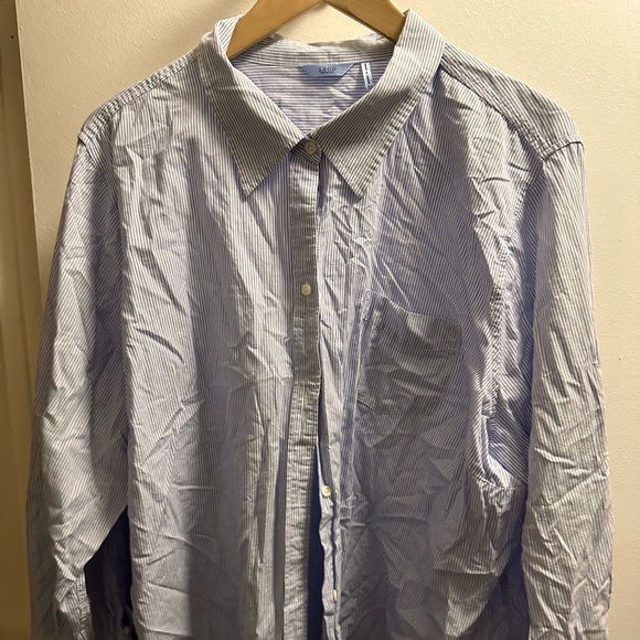 5 Various women’s button down shirts - great deal - Picture 4 of 10